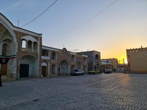 عکس محور و میدان تاریخی حاج امین 