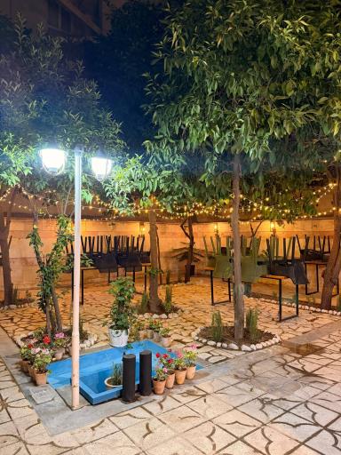عکس کافه رستوران خانه بابا ناصری