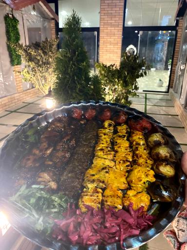 عکس سفره خانه  سنتی بابا طاهر