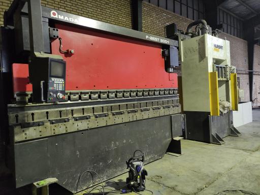 عکس برش لیزر متال