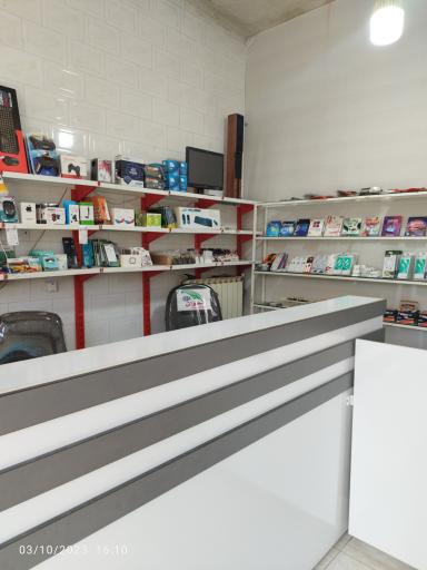 عکس خدمات کامپیوتری جوان