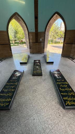 عکس مقبره شهدای گمنام مشکین دشت