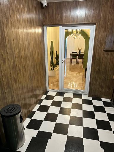 عکس کافه قنادی گوزن