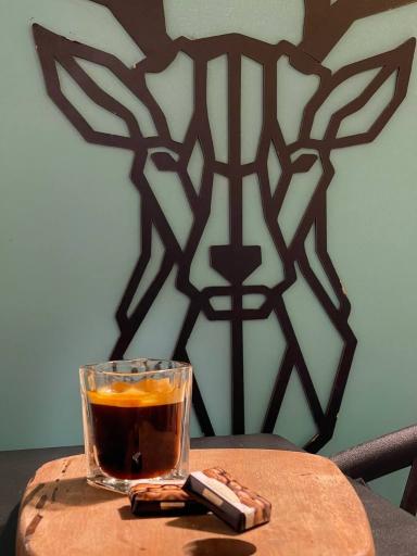 عکس کافه قنادی گوزن