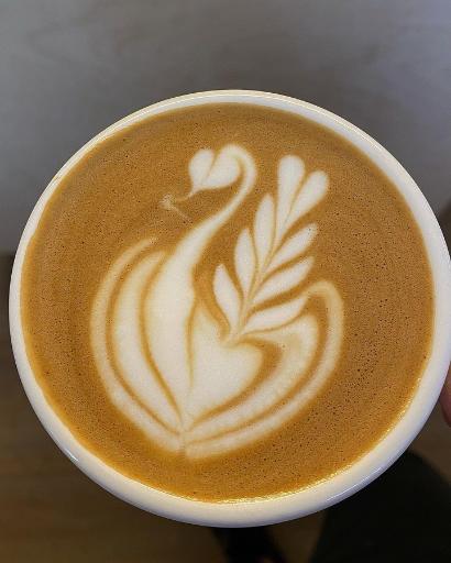 عکس کافه قنادی گوزن