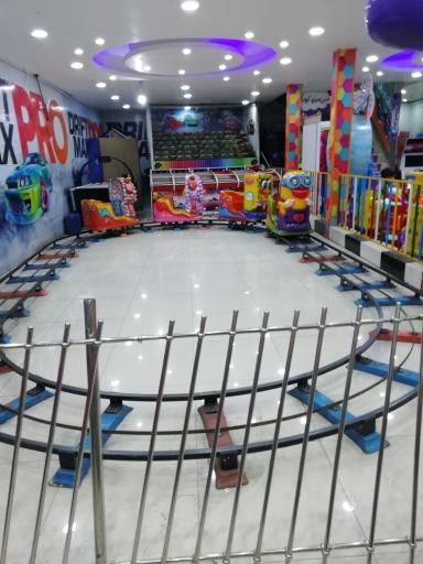 عکس سرزمین بازی گل نرگس