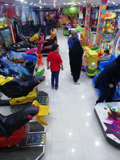 عکس سرزمین بازی گل نرگس