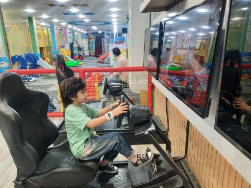 عکس سرزمین بازی گل نرگس