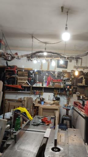 عکس کارگاه نجاری پدر ژپتو 