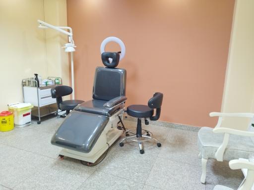 عکس دکتر نیلوفر چرخند