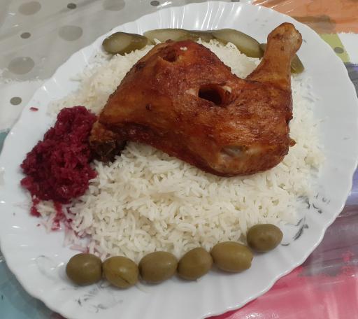 عکس غذاخوری و بیرون بر رکسانا