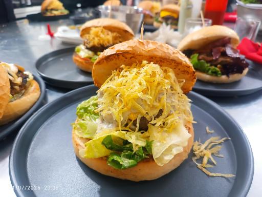 فست فود زنبورک