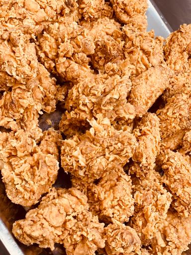 عکس سیترا سوخاری کیلویی و پیتزا