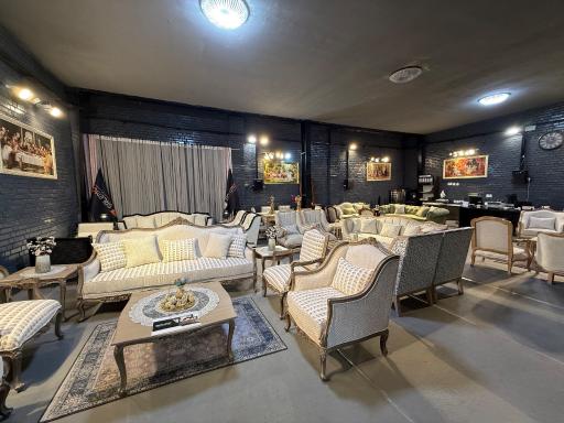 عکس کارخانه مبلمان سالمون