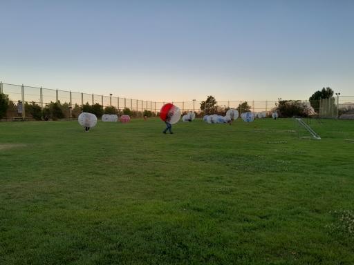 عکس فوتبال حبابی دهکده زاینده رود