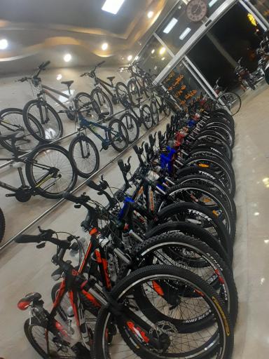 عکس فروشگاه موتورسیکلت شرق