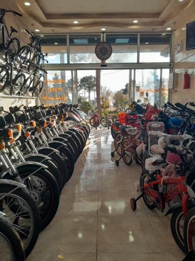 عکس فروشگاه موتورسیکلت شرق