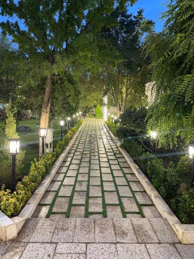 عکس باغ عمارت سه گل