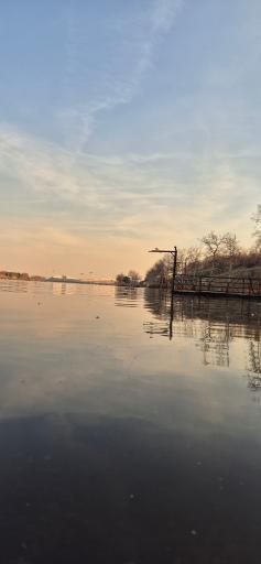 عکس دریاچه ورزشگاه آزادی