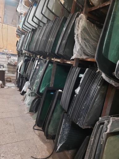 عکس شیشه اتومبیل فراهانی