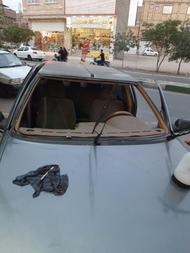 عکس شیشه اتومبیل فراهانی