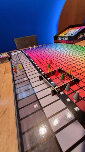 عکس بازیکده‌ی بزرگسالان کلم‌پیچ