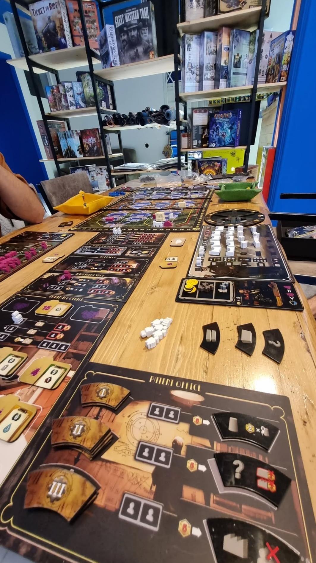 عکس بازیکده‌ی بزرگسالان کلم‌پیچ