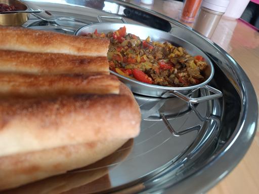 عکس سفره خانه صداقت 