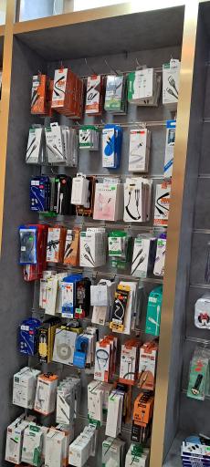 عکس فروشگاه موبایل و گجت صفر و یک