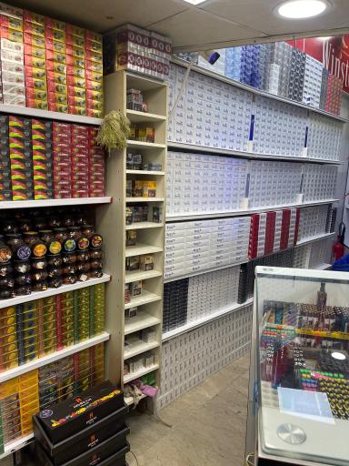 عکس دخانیات ولیعصر