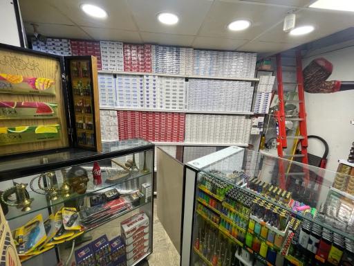 عکس دخانیات ولیعصر