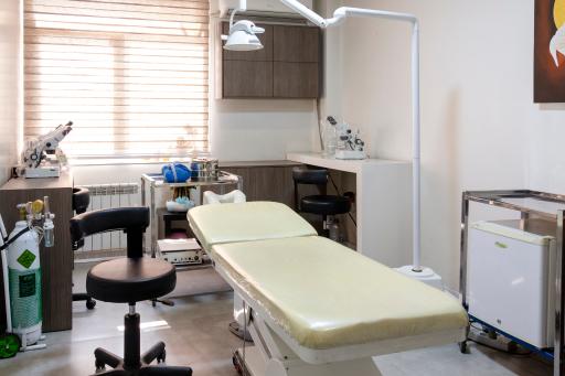 عکس کلینیک زیبایی گلبرگ (دکتر سام صفایی )