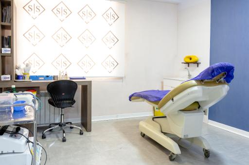 عکس کلینیک زیبایی گلبرگ (دکتر سام صفایی )