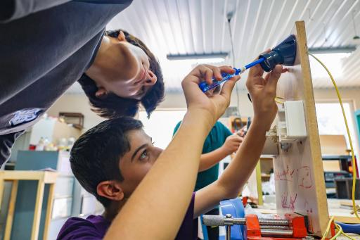 عکس دبیرستان دوره اول مفید قم