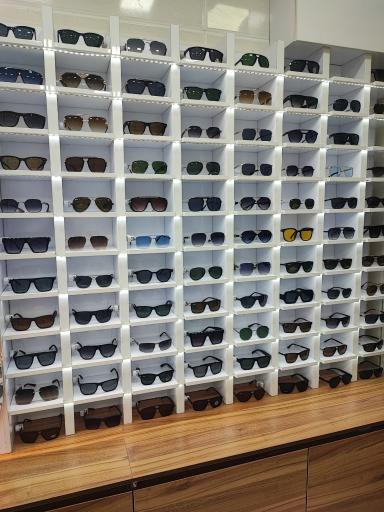 عکس عینک فروشی رُز