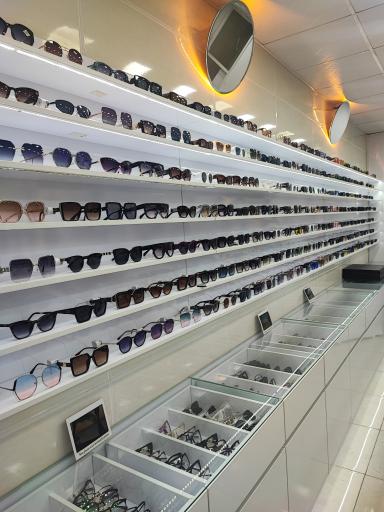 عکس عینک فروشی رُز