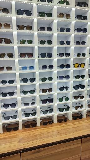 عکس عینک فروشی رُز