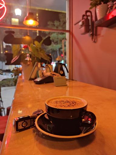 عکس کافه و صبحانه بلا بار