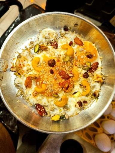 عکس کافه و صبحانه بلا بار