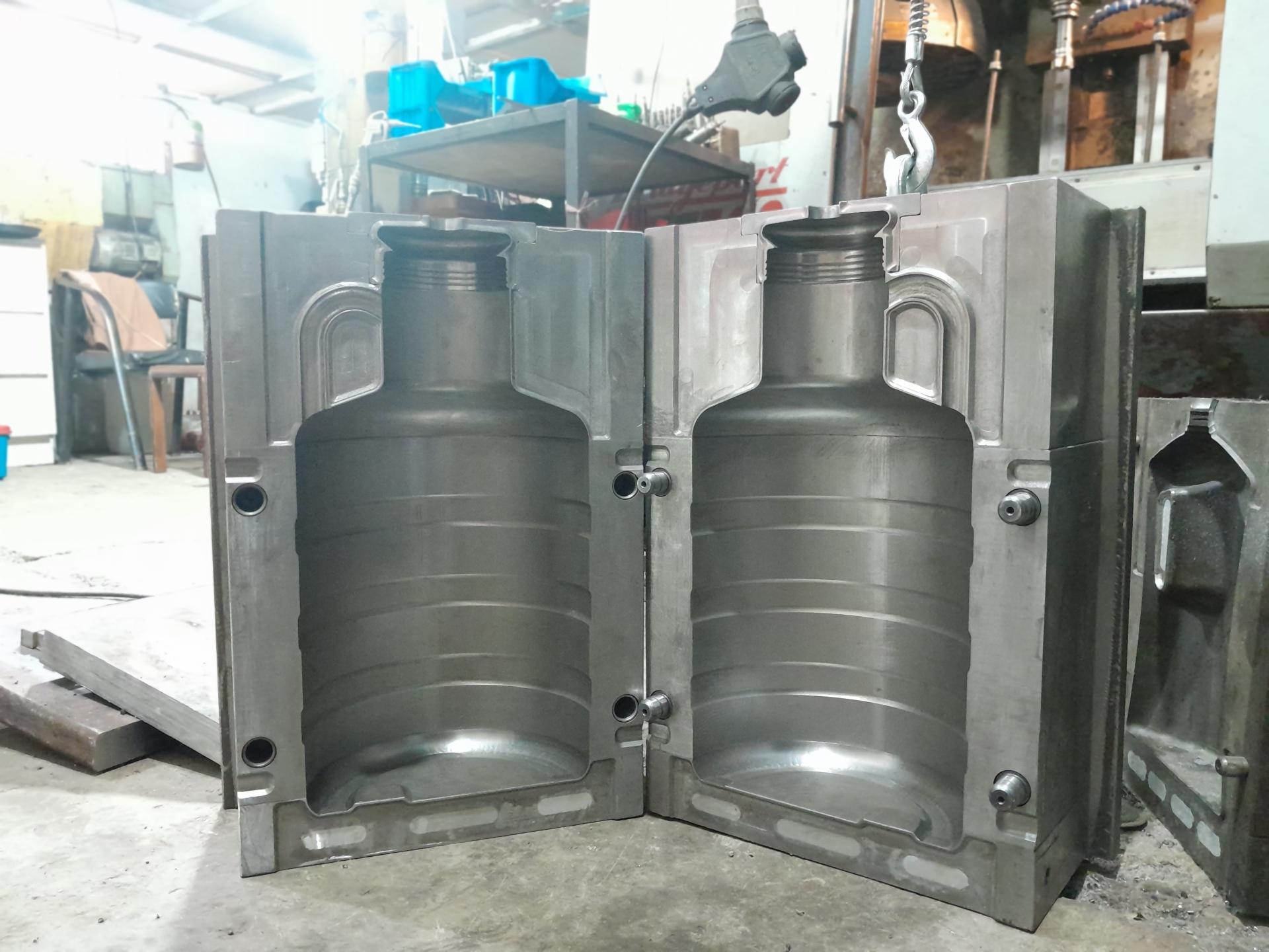 عکس قالب سازی پرهام 