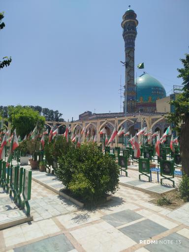 عکس آرامستان امامزاده طاهر