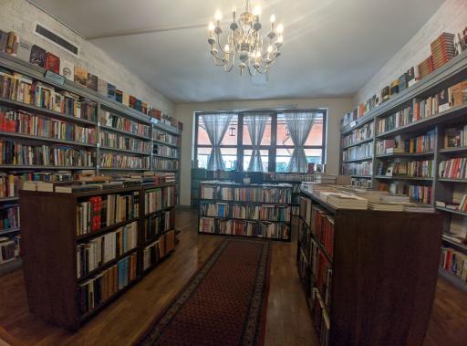 عکس کافه کتاب انتشارات ققنوس