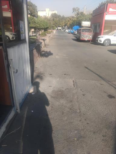 عکس پارکینگ پارک ایران زمین 
