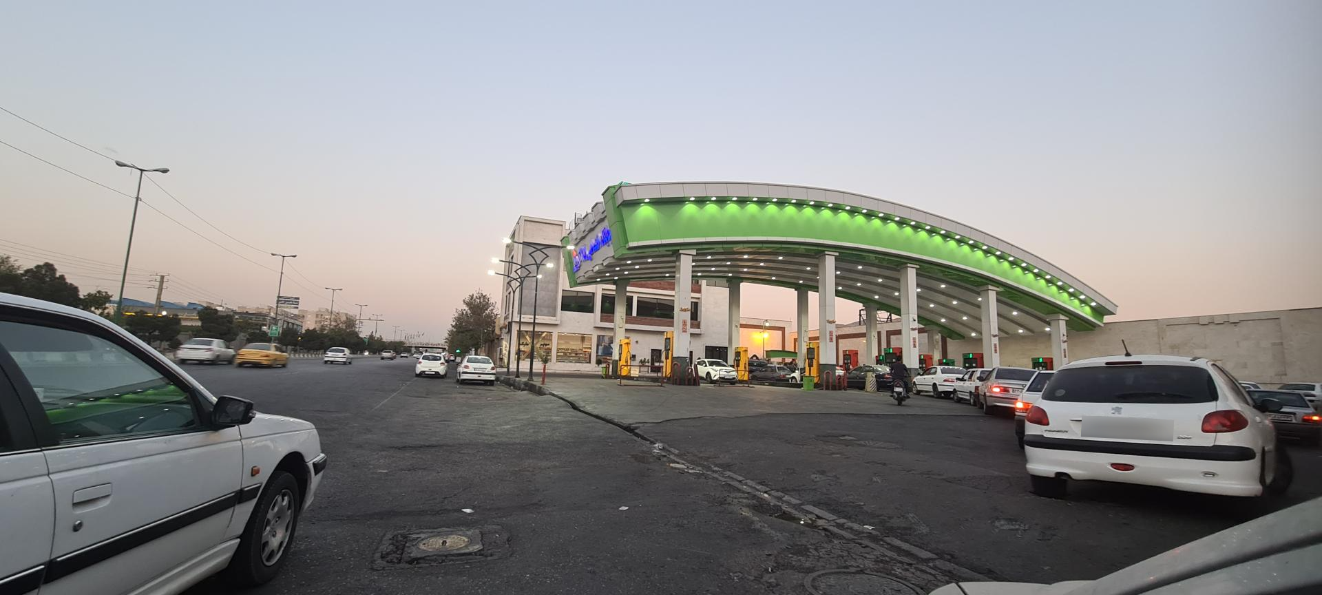 عکس پمپ بنزین و گازوئیل جایگاه 285