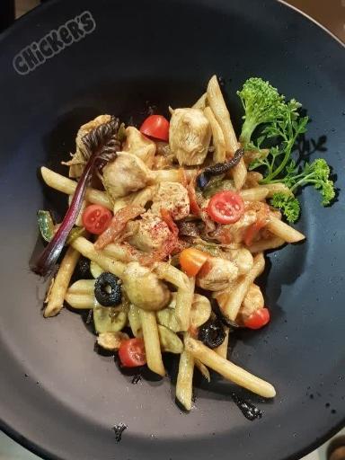 عکس مرغ سوخاری چیکرز