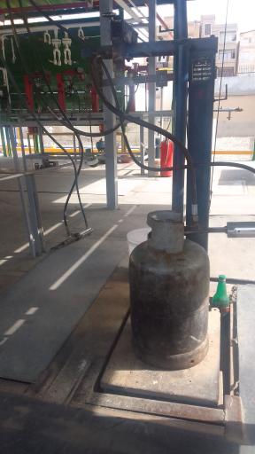 عکس خدمات شارژ کپسول گاز غرب