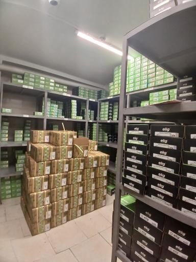 عکس فروشگاه لنت و باتری خودرو میرزایی