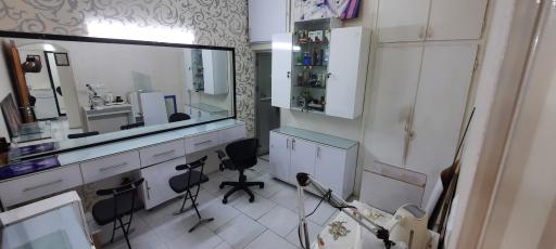 عکس آموزشگاه و آرايشگاه زنانه عقیق