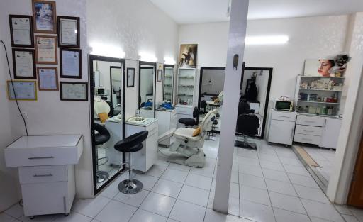 عکس آموزشگاه و آرايشگاه زنانه عقیق
