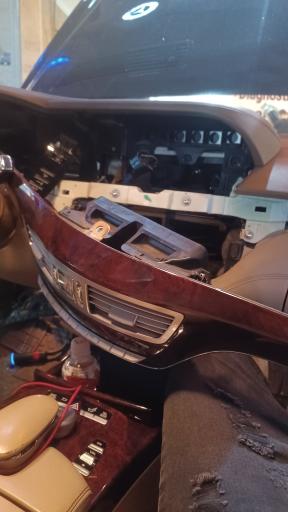 عکس تعمیرگاه رادمهر جرمنی 